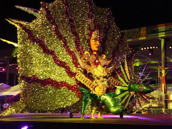 another queen outfit